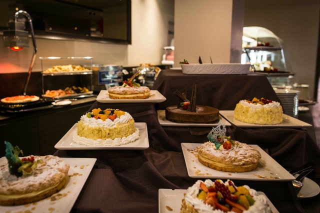 sapori dal mondo roma ristorante hotel a.roma allyoucaneat dolci dessert brunch