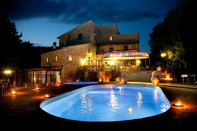 il castelluccio country resort https://www.facebook.com/osteria.delmilione/photos/pb.845894992159747.-2207520000.1464262302./845899108826002/?type=3&theater