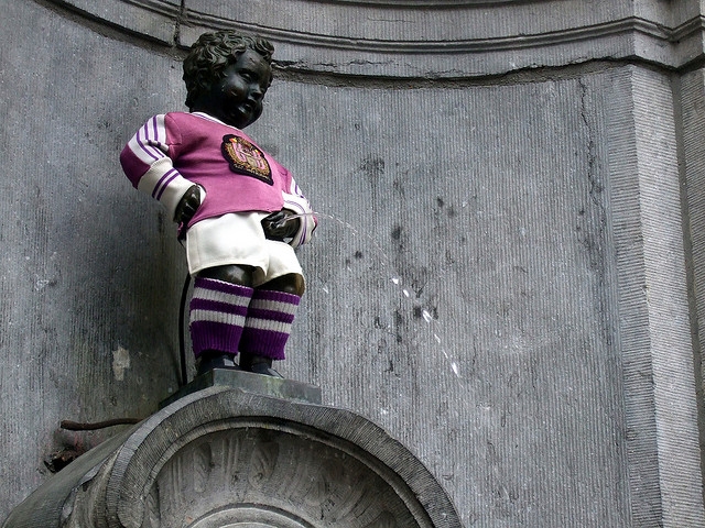 statua pipì https://www.flickr.com/photos/jamescridland/2540417323/in/photolist-5tfftg-pui7kn-6pvps5-5tkbjj-gkvpek-5ydvf5-4sywyw-5ke9ea-8hkf1p-4up1zr-c1kbm5-rwtmcm-ru9fi8-8psvrx-54tdhv-bvijhf-24d23j-soepwq-ht8ra-4suj5c-4b9tpu-4suiyf-3zjavp-3zjb42-gkwmaf-c1kbul-3zjanc-8i6dnf-6jy78k-7a2azs-pescie-nxchor-8wttsr-xxuqyn-4vk13j-32ilde-2uokm3-sgfbrb-nfbwkm-5dvjvg-5fdcyb-r2luds-7wj45k-4bn3vi-bnftw5-9mccs3-m5e7y-3pqwuz-5yjtmx-gotw