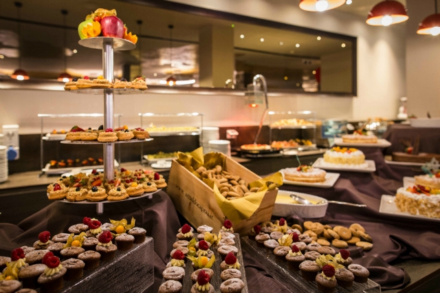 brunch primavera roma 2018 migliori sapori dal mondo ristorante hotel a.roma casaletto all you can eat dolci