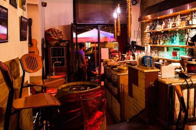 rebacco migliori aperitivi san giovanni roma apericena buffet cocktail bar fino a tarda notte birra vino calice giovani movida