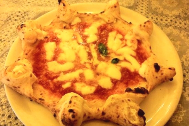 le 4 migliori pizze con cornicione ripieno di napoli
