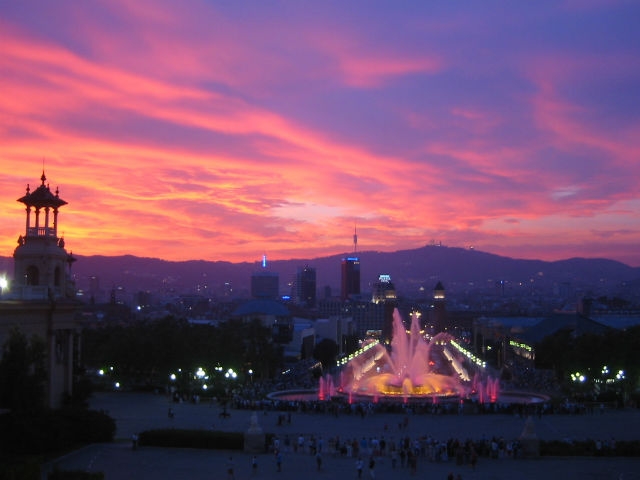barcellona evening flickr creative commons https://www.flickr.com/photos/mediohipo/4341825187/