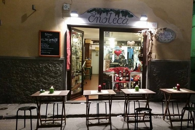 alla sosta dei papi locali sant'ambrogio firenze https://www.facebook.com/allasostadeipapi/photos/a.1422998461262837.1073741830.1419325601630123/1609856939243654/?type=3&theater
