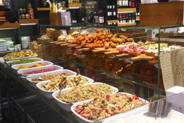 aperitivo in piazza in veneto