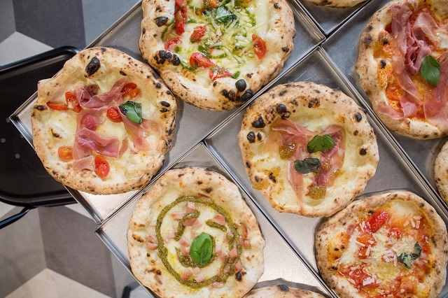 briscola pizza society https://www.facebook.com/briscolapizza/photos/a.1598631287025028.1073741827.1598628090358681/2105603949661090/?type=1&theater