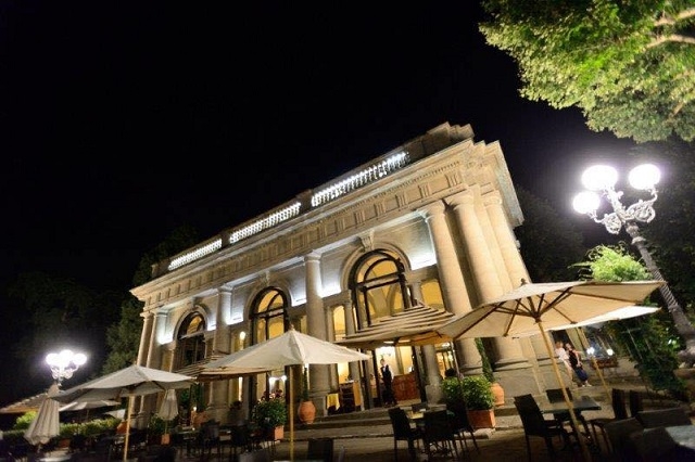 la loggia https://www.facebook.com/laloggiapiazzalemichelangelo/photos/a.1015909785188837.1073741833.256259827820507/1015908511855631/?type=3