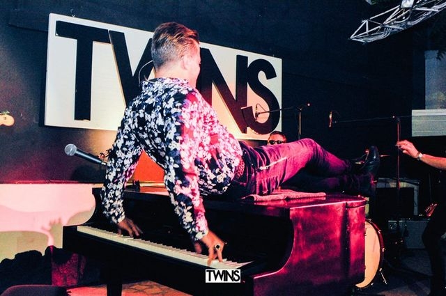 twins canosa di puglia musica live dal vivo