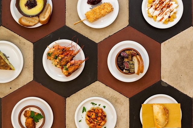 la cova tapas bar https://www.facebook.com/lacovafirenze/photos/a.609392779246139.1073741827.609373809248036/684663065052443/?type=3&theater