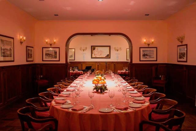 harry's bar firenze interno
https://www.facebook.com/harrysbarfirenze/photos/a.764937696850770/2210969455580913/?type=3&theater