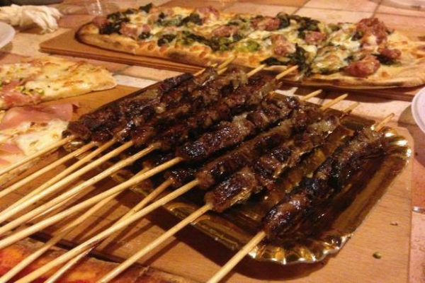 mr pizzami pizzeria bufalotta pizza no stop 10 euro arrosticini pecora 5 locali pizza no stop da provare a roma