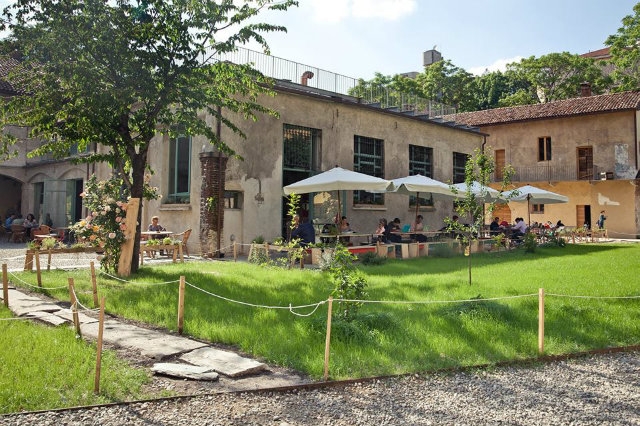i locali più strani di milano