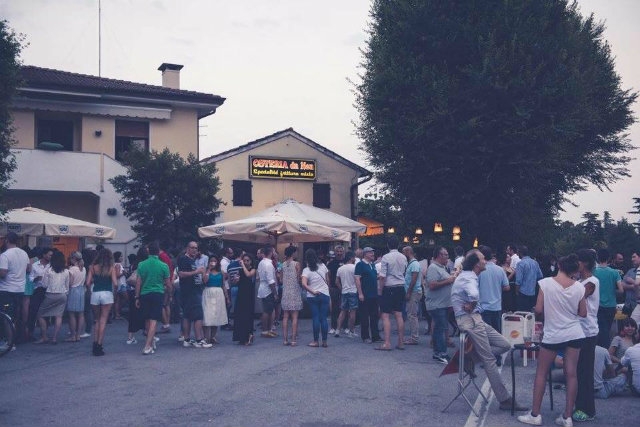 aperitivo in infradito veneto