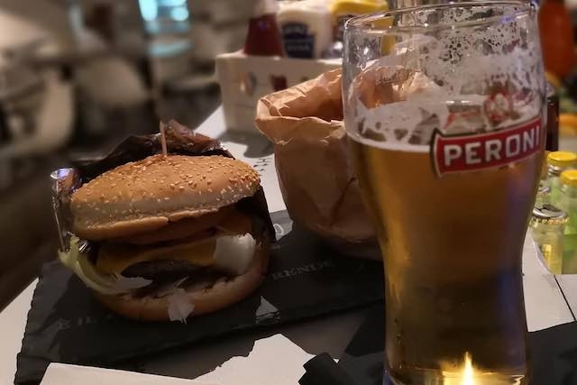 salumeria dello sport birra e hamburger milano