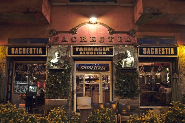 locali zona navigli milano