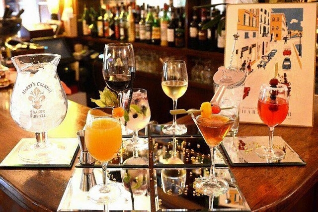 harry's bar firenze cocktails bar storici https://www.facebook.com/harrysbarfirenze/photos/pb.170845272926685.-2207520000.1448459779./1046476282030242/?type=3&theater