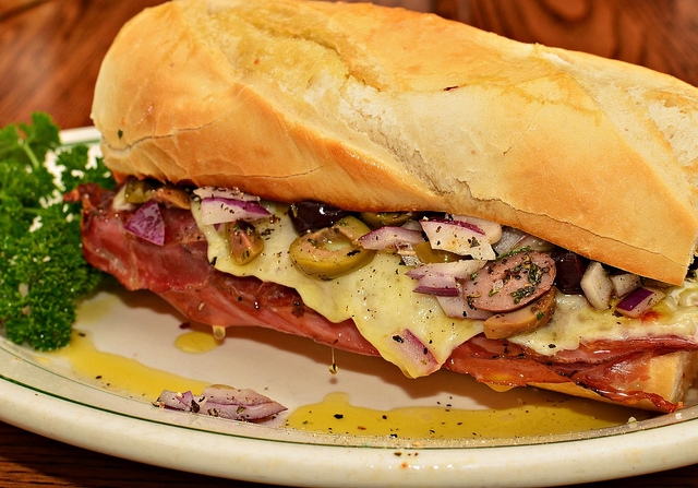 panino foto di https://www.flickr.com/photos/jeffreyww/6315153551/in/photolist-ac3p8m-9c6w1m-2euka-5uffzw-5nvik3-qkx8x8-9jfiir-7yr885-pq9sbd-crtmvl-3bg4mh-cwl1wq-d8r6zd-oa2rjm-8xkrin-4btmot-ktdkeb-e1h4yo-4rfqo5-cfczph-5gtdkn-qli1af-benvga-8hassz-a9ynzy-3gr9ma-4sayqp-41qpqx-pqfhqr-cngurj-8ctccb-6d2nuo-aeku9r-9hbvnn-7jmxhc-jmsksz-9uaxhc-jpkkr-8jcqku-8ilwak-acpjg1-7krtg8-a1jnok-qwvteq-9ogmxz-6jjuue-ddtdpz-itdkqe-7j89er-yzqky