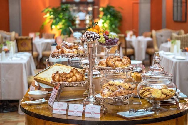 helvetia&bristol firenze
https://www.facebook.com/hotelhelvetiabristol/photos/a.128589663872812/1765029350228827/?type=3&theater