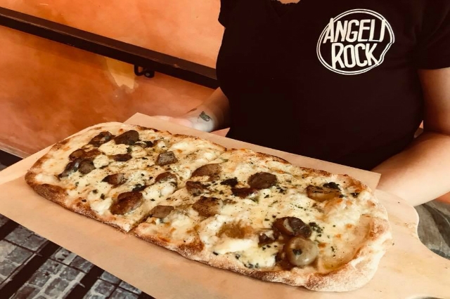migliori cocktail bar con cucina a roma angeli rock ostiense pinsa romana burger tex mex san paolo cena a roma