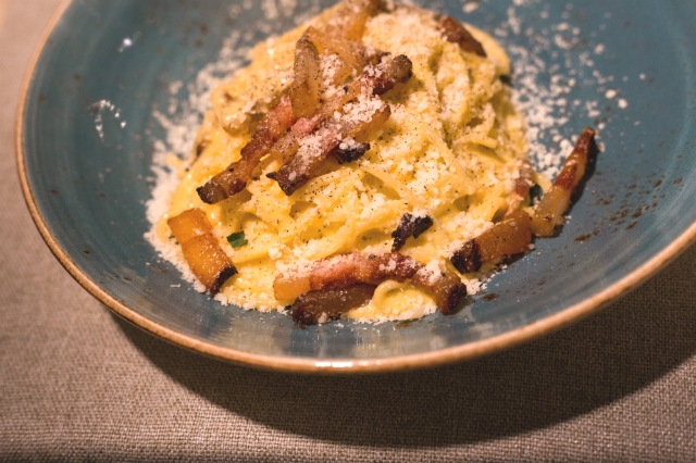 bottega trattoria de santis san giovanni roma carbonara storica articolo recensione