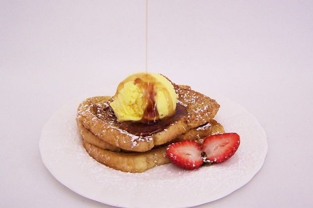 sugar&spice https://www.facebook.com/sugarespicebakery/photos/a.1122886784402454.1073741867.276518962372578/1122896231068176/?type=3&theater