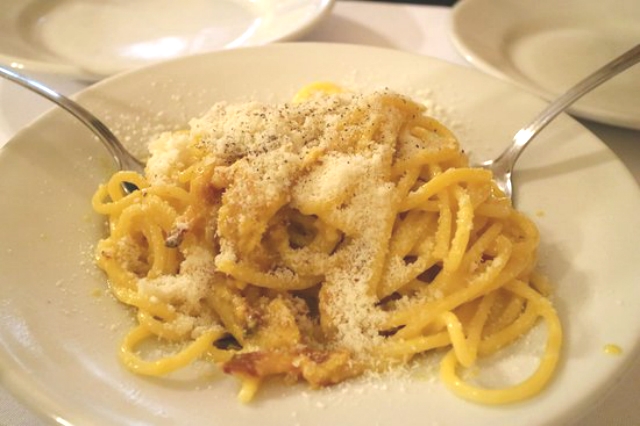 hostaria dell'omo trattoria roma termini esquilino piccole osterie nascoste a roma tonnarelli cacio e pepe trattoria tipica come una volta tradizionale