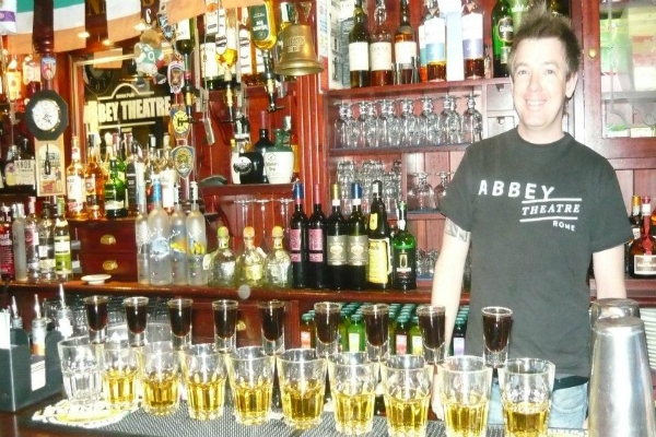 abbey theatre pub roma shots shottini drink whiskey irlandese scozzese scotch degustazione migliori shots di roma