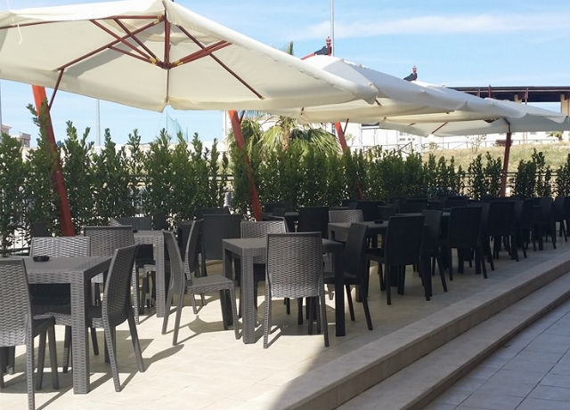 bar cafè papillon canosa di puglia bar pasticceria gelateria foto da facebook https://www.facebook.com/1448254525479429/photos/pb.1448254525479429.-2207520000.1455792473./1448299732141575/?type=3&theater