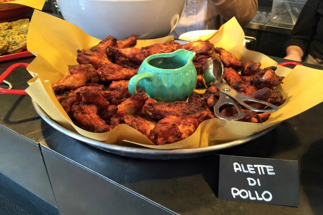 rosso eat drink & stay alette di pollo buffet pranzo megabuffet pausa pranzo a roma meno di 15 euro a persona aventino