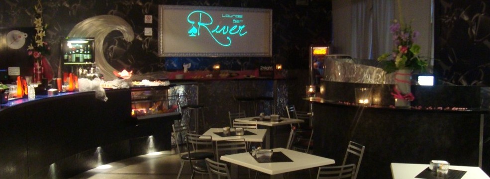 river lounge bar